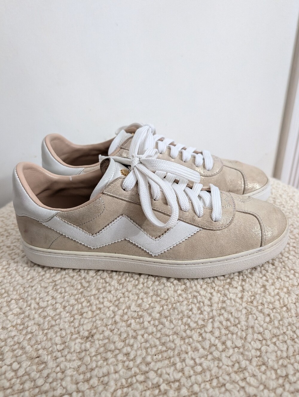 STUART WEITZMAN Daryl Embellished Printed Leather Sneakers size 8M